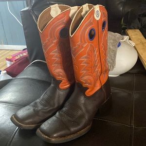 Tony lama boots in really good condition just don’t need anymore.